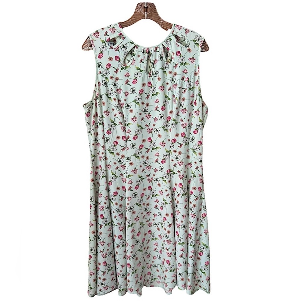 Gabby Skye Floral Midi Dress
